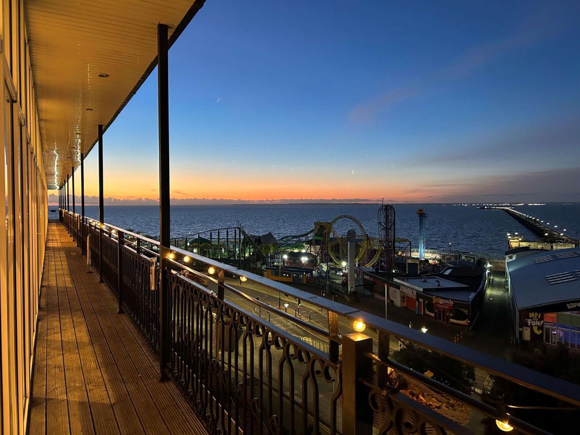 Park Inn By Radisson Palace Southend-on-Sea Exterior photo