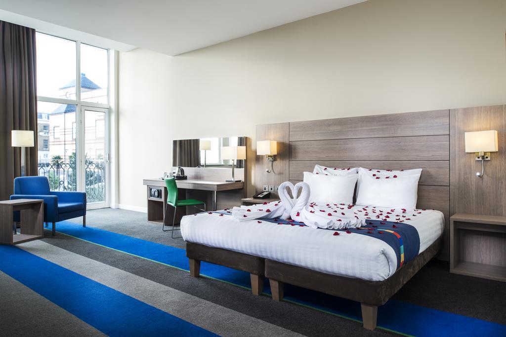 Park Inn By Radisson Palace Southend-on-Sea Exterior photo