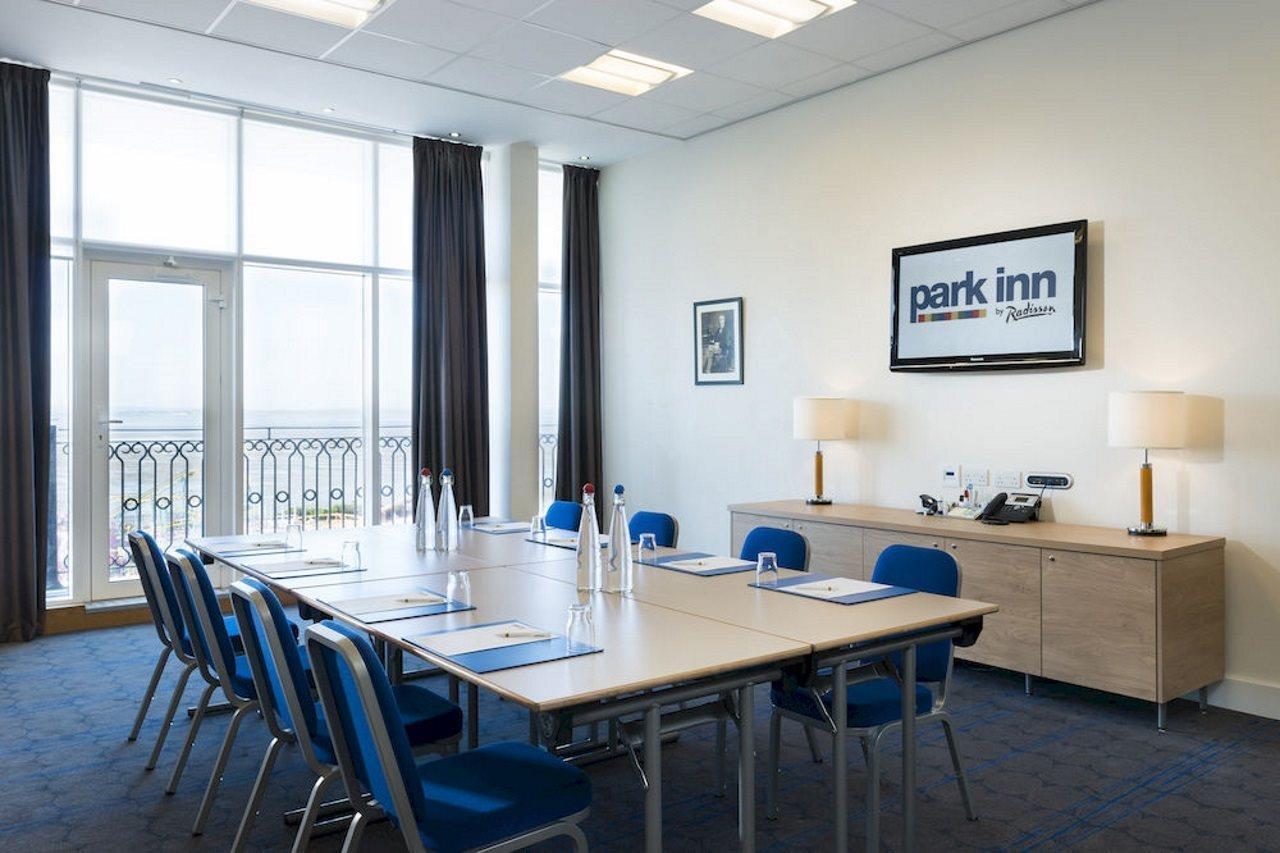Park Inn By Radisson Palace Southend-on-Sea Exterior photo